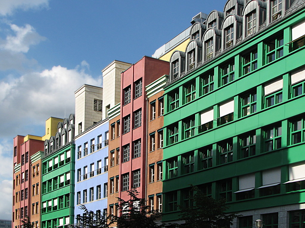Berlin-Housing-Domi